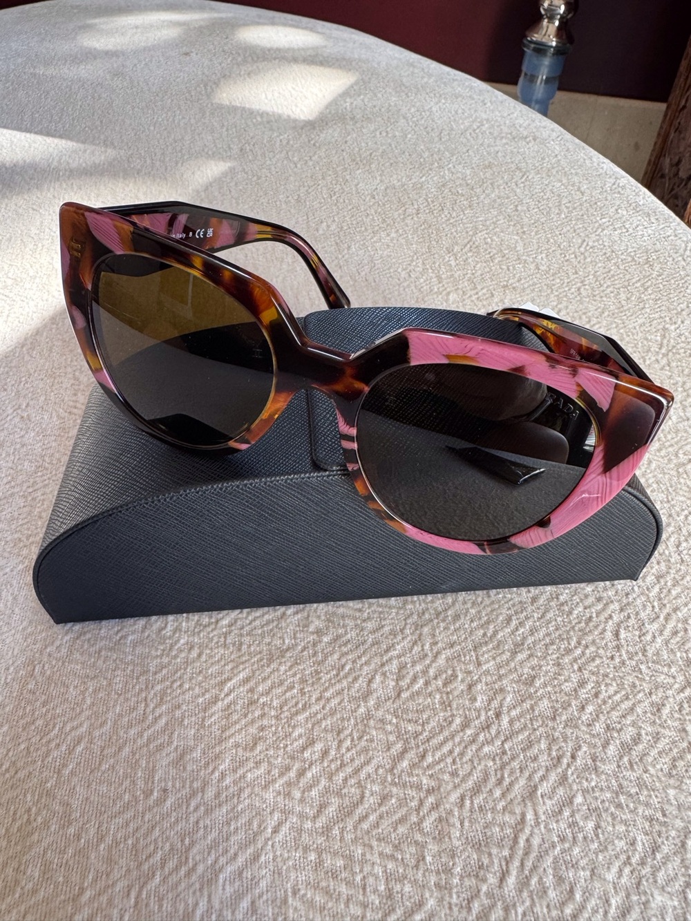 Prada Women’s Brown & Pink Tortoiseshell Sunglasses New - Picture 4 of 15